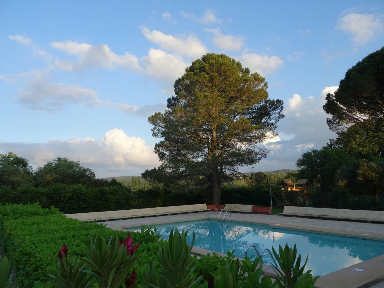Domaine Le Moulin Neuf Hotel Saint-Quentin-la-Poterie Kültér fotó